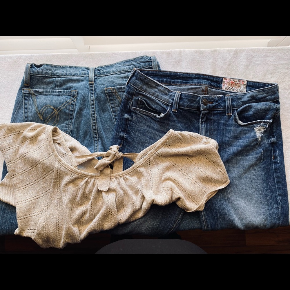 2 PAIR DESIGNER JEANS & TOP 
SIWY & BEBE 
SIze 28 Top size medium